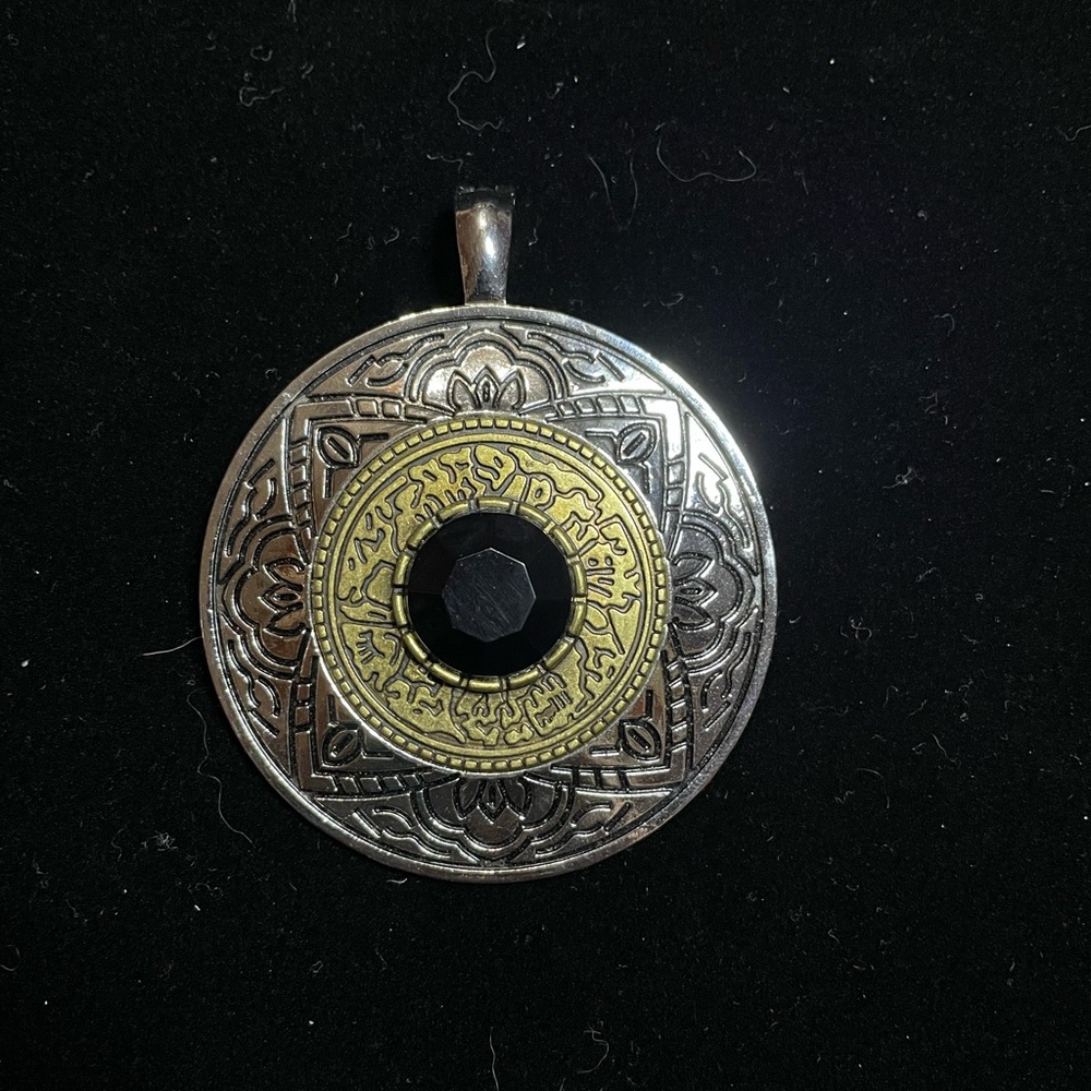 Premier Designs large circle medallion